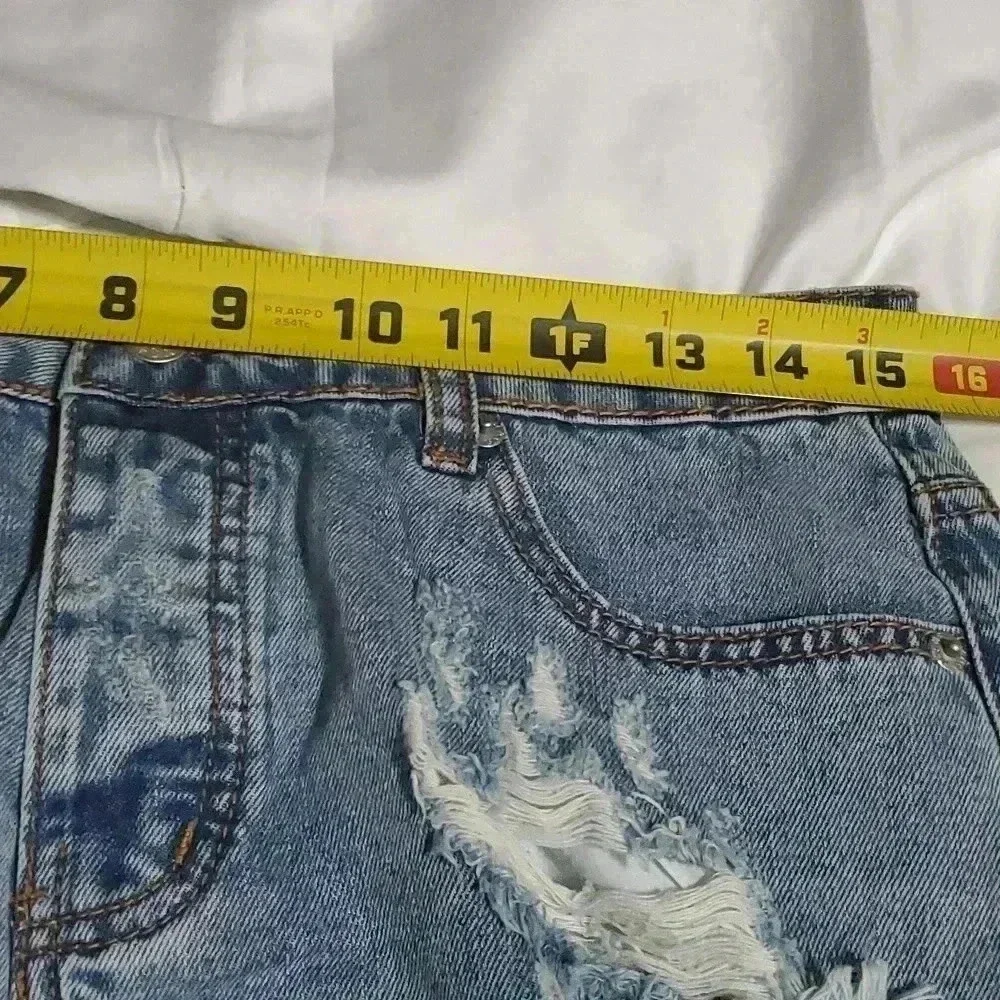 Signature 8 jean shorts